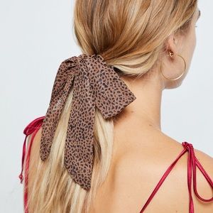 NWT pacsun leopard scrunchie